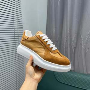 Alexander Unisex, Zapatillas Bajas con Plataforma Gruesa, Cuero de Grano Completo, Mc. Zapatillas Deportivas con Cordones, Calzado Informal para un Estilo Urbano y Diario - Product Image 1