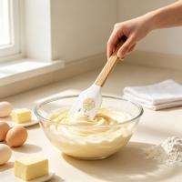 Spatule japonaise en silicone de qualité alimentaire avec manche en bois, spatule à crème pour gâteau, outil de pâtisserie