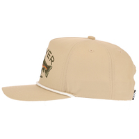Gorra de Pesca Personalizada de 5 Paneles con Cordón, Tejido Micro Pique de Alto Rendimiento, Color Caqui Claro, Bordado Plano, Estructurada, Visera Curva, Cierre a Presión