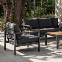 Ensemble de canapés de patio modernes en aluminium avec accoudoirs en teck et dossier à lattes, pour extérieur, dimensions personnalisées, vente en gros B2B