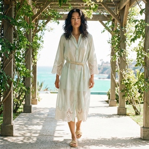Robe chemise personnalisée en organza de coton vert sauge, broderie ajourée, manches trompette, ceinture en <span class=keywords><strong>macramé</strong></span>, imprimé réactif sirène - Product Image 1