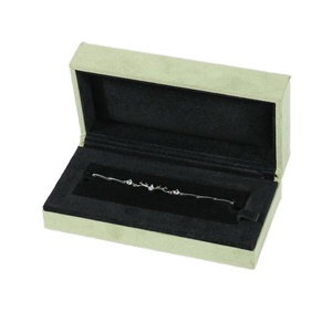Boîte à bijoux de luxe en velours bleu clair, personnalisable avec logo, organisateur pour bagues et colliers longs, fermeture à boucle, boîte artisanale tendance - Product Image 1