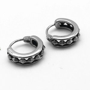 Pendientes geométricos de acero y titanio de Yunnique, joyería de moda unisex para pendientes - Product Image 2