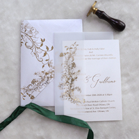 Suite d'invitations de mariage de luxe en vélin transparent blanc, style français, avec couverture pliée à motif floral rose bordeaux, sceau de cire et impression personnalisée