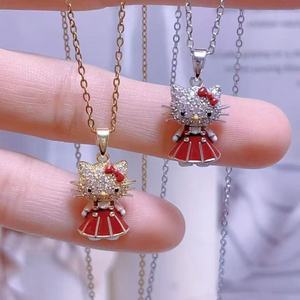 Collana con Ciondolo Hello Cat Personalizzato, Abito Rosso con Accenti in Zirconia, Gioielli Placcati Oro per Donne, Regali all'Ingrosso - Product Image 2
