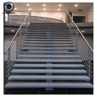 Escalier droit moderne Prima Villa Design avec poutre en acier invisible, marches en bois, garde-corps en verre, taille personnalisée, escalier intérieur