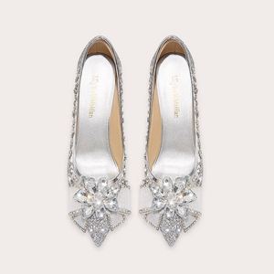 Chaussures de mariée de luxe pour femme à talons hauts, sexy, à bout pointu, avec fleur en verre cristal dorée, strass d'hiver, à bride arrière, à enfiler, à talon fin - Product Image 2