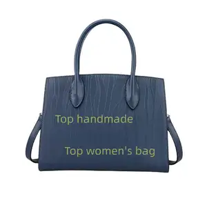 The factory classic fashion designer handcrafted a new high quality small square bag casual women's shoulder bag