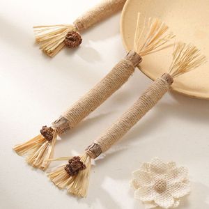 Juguete de hierba gatera natural de Polygonum Multiflorum con palo de rafia para morder, para estimular y hacer ejercicio molárico - Product Image 3