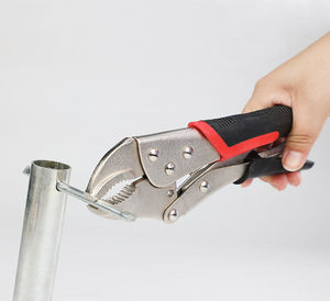 <span class=keywords><strong>Pince</strong></span> à serrage robuste réglable de type C à mâchoires courbées, auto-bloquante, pour travaux électriques, de plomberie et d'entretien automobile, noir et rouge - Product Image 3