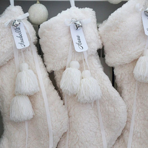 Mogonram Décoration de Noël en gros, chaussettes de Noël blanches en fausse fourrure bouclée Teddy - Product Image 4