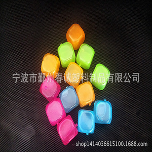 Glaçons en plastique Chuncheng 3,8x3,8 cm, réutilisables, à injection d'eau, pour refroidir les boissons - Product Image 1