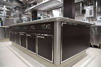 Solution de cuisine clé en main en acier inoxydable : Wok, Plancha, Four à convection, Économie d'énergie, Garantie 1 an, Double alimentation, Puissance 96 kW