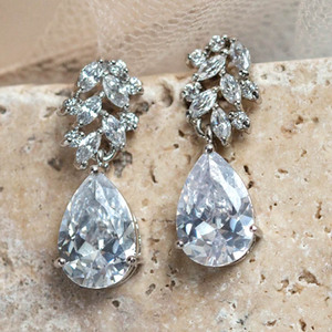 Eleganti Orecchini Pendenti a Goccia con Foglie per Donne, Accessori per Orecchie Semplici da Indossare Quotidianamente - Product Image 1