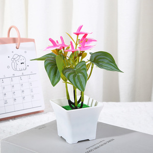Tanaman pot buatan realistis Anthurium, tanaman dekorasi Desktop dan ruang tamu, tanaman pot tahan lama ringan