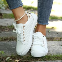 Baskets matelassées blanches pour femmes avec œillets dorés, semelle épaisse, à lacets, chaussures décontractées pour la marche quotidienne