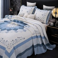 Nouvel ensemble de couvre-lit matelassé brodé à la machine de style nordique à motifs de plantes et de fleurs, doux et absorbant l'humidité
