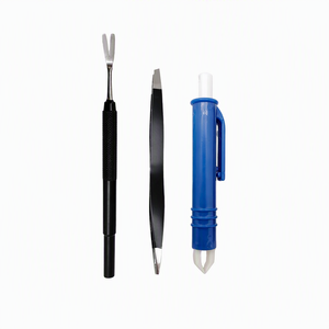 Kit Professionale di Lusso 3-in-1 in Acciaio Inossidabile per la Rimozione di <span class=keywords><strong>Zecche</strong></span> per Cani, Gatti e Cavalli con Custodia Ovale in Latta e Schiuma EVA per lo Stoccaggio - Product Image 1