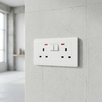 Enchufe de Pared con Interruptor de 13A y 2 Tomas de Corriente, Material de PC Ignífugo para Uso Hospitalario