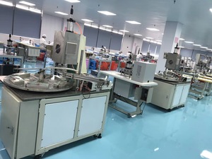 Machine de <span class=keywords><strong>fabrication</strong></span> de masques chirurgicaux jetables 3 plis entièrement automatique ZHUDING 2024 - Product Image 6
