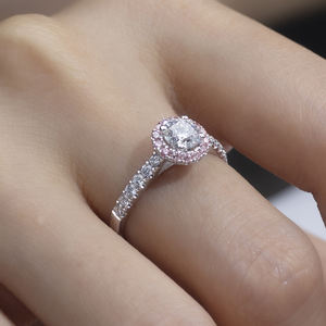 แหวนเพชรทรงกลมทองคำขาว 18K รุ่น MSR-1404 จาก Messi Jewelry สำหรับผู้หญิง - Product Image 6