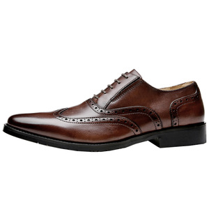 Chaussures habillées élégantes pour hommes en cuir de vache véritable, style brogue derby, faites à la main, à bout pointu et semelle plate - Product Image 1