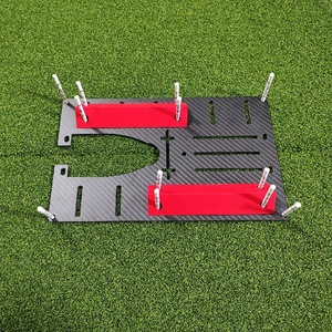 แผ่นคาร์บอนไฟเบอร์กันลื่นสำหรับฝึกซ้อมพัตต์กอล์ฟ SwingPerfect พร้อมบล็อกสามเหลี่ยมซิลิโคนสำหรับฝึกการเลี้ยงลูกกอล์ฟ - Product Image 5