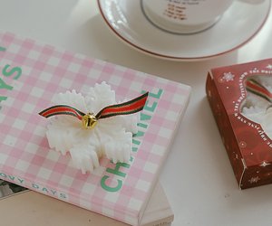 شمعة معطرة على شكل بلورات ثلجية لتزيين غرفة النوم وخلق أجواء شتوية راقية - Product Image 4