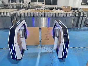Barrière pivotante à grande vitesse de couleur personnalisée avec un design exceptionnel, en acier inoxydable 304, avec lecteur de code QR et contrôle d'accès RFID - Product Image 4
