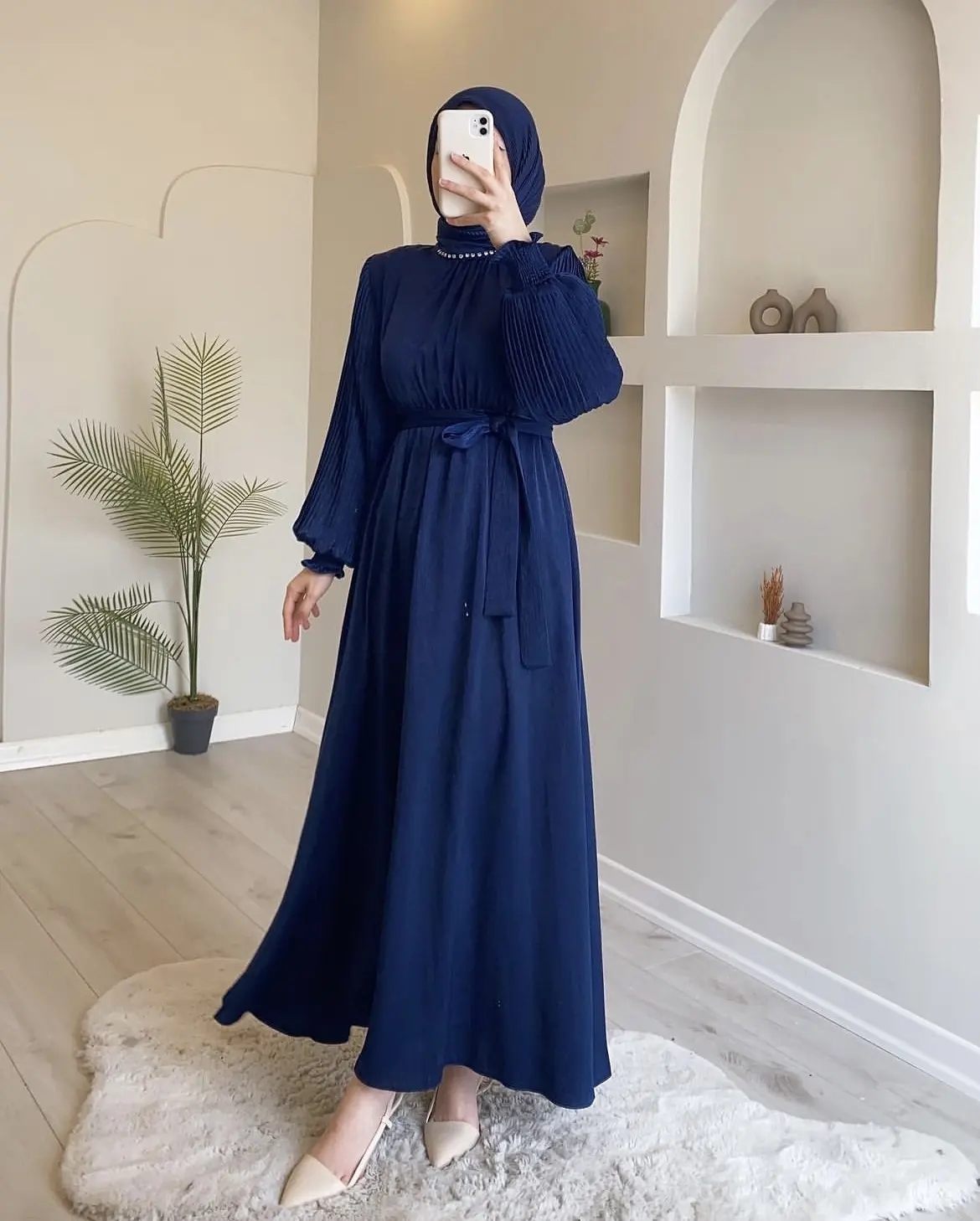 Gaun Muslim Abaya wanita elegan bergaya baru gaun panjang kasual kerah berdiri Solid berlian lipit bertali