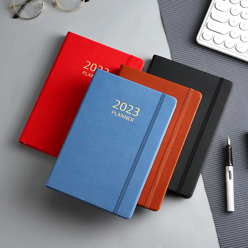 2023 Engelse Agenda Planner Notebook Creatieve Elastische Riem Notebook Leer Hard Gebonden Boek A5