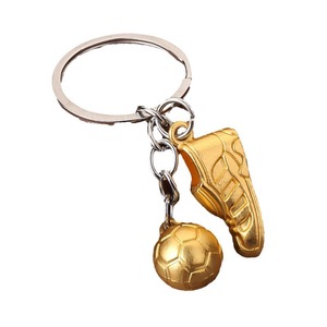 Al por mayor Llaveros de fútbol con diseño de zapatillas deportivas creativas, tipo mosquetón, de aleación de zinc, ligeros, regalo promocional, Corona - Product Image 5