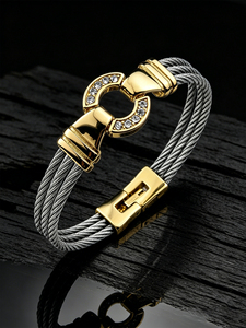 Bracelet en acier inoxydable avec fermoir élégant, d'inspiration vintage et massif, conçu pour les femmes - Product Image 1
