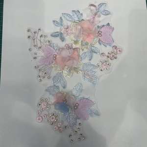 Трехмерная вышивка, стразы, термоклеевые аппликации в виде цветов - Product Image 4