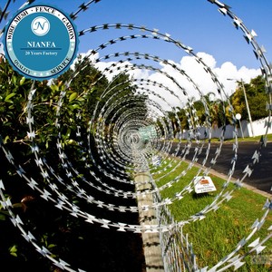 <span class=keywords><strong>Filo</strong></span> <span class=keywords><strong>spinato</strong></span> per azienda agricola/serpentine con <span class=keywords><strong>filo</strong></span> <span class=keywords><strong>spinato</strong></span> con <span class=keywords><strong>filo</strong></span> <span class=keywords><strong>spinato</strong></span> con <span class=keywords><strong>filo</strong></span> <span class=keywords><strong>spinato</strong></span> in Bto-22 zincato - Product Image 1