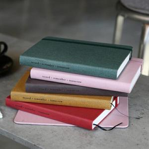 Tùy Chỉnh In Ấn A4 A5 Bìa Mềm PU Da Tạp Chí Chấm Giấy Máy Tính Xách Tay Với Túi Sau Vàng Bạc Logo Nhật Ký - Product Image 1