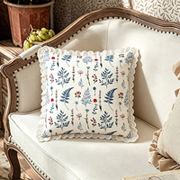 Housse de coussin décorative 100 % coton avec bordure en dentelle, imprimé botanique bleu et rouge, style campagne française, pour canapé