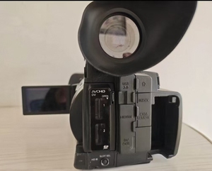 Caméscope professionnel Panasonic AG-AC130MC d'occasion de bonne qualité, caméra vidéo 130MC originale à flash - Product Image 4