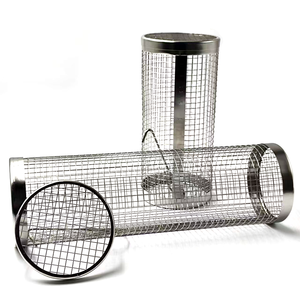 Cage <span class=keywords><strong>de</strong></span> <span class=keywords><strong>barbecue</strong></span> portable résistante à la chaleur avec crochet et fourchette, emballée individuellement pour le camping en plein air, les pique-niques, les barbecues et l'utilisation familiale - Product Image 1