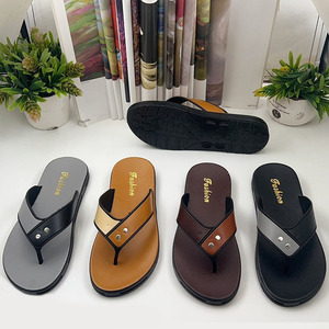 Tongs d'intérieur et d'extérieur pour hommes, vente en gros de pantoufles de plage pour garçons, sandales de haute qualité pour adolescents, pour l'été - Product Image 2