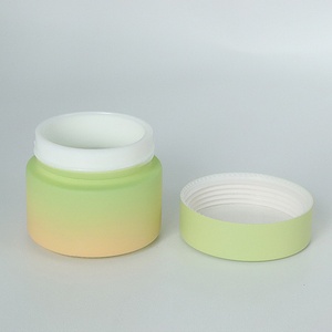 Pot en verre céramique de couleur personnalisée 50g, pot en verre de porcelaine blanc opale pour crème cosmétique avec couvercle coloré - Product Image 4