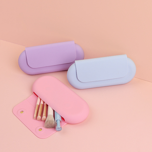 Bolsa de Maquillaje de Silicona Ecológica, Precio de Fábrica al por Mayor, Estuche Cosmético Impermeable con Cierre Magnético Portátil - Product Image 1