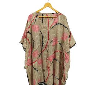 Robe de bain en soie recyclée, kimono, robe cadeau, vêtements de bain, peignoir en soie douce, robe de nuit, robe enveloppante, robe de bain, vêtements de plage - Product Image 1