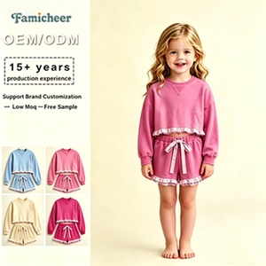 Completo Set Estivo per Bambina: Top a Maniche Lunghe con Bordo Arricciato e Shorts - Alta Qualità, Prodotto da Fabbrica Specializzata con <span class=keywords><strong>15</strong></span> <span class=keywords><strong>Anni</strong></span> di Esperienza - Ideale per Uso Quotidiano e Attività all'Aperto - Product Image 1