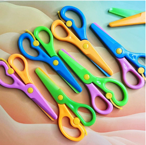 Protection colorée Boutures de <span class=keywords><strong>papier</strong></span> à bord droit Ciseaux de sécurité Petits ciseaux Ciseaux d'école primaire pour enfants - Product Image 3