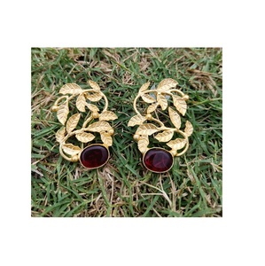 Boucles d'oreilles en métal de pierre naturelle de bonne qualité pour les femmes bijoux de mode disponibles au prix de gros pour l'exportation Fr - Product Image 1