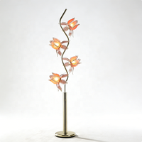Lampadaire contemporain en laiton avec abat-jour en verre en forme de fleur, LED E26, lumière chaude, hauteur réglable, abat-jour rouge, lampe sur pied décorative
