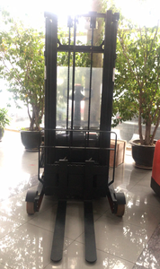 CQDM15-810 1500kg High Lift Electric Stacker with 24V Lead-acid <b>Battery</b> - Product Image 4