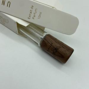 Flacon pulvérisateur de parfum <span class=keywords><strong>à</strong></span> couvercle <span class=keywords><strong>carré</strong></span> <span class=keywords><strong>en</strong></span> <span class=keywords><strong>bois</strong></span> de 10ml, flacon de 15ml avec boîte d'impression personnalisée - Product Image 5