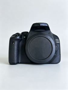 Appareil photo reflex numérique Canon EOS 550D d'occasion prêt à être expédié, boîtier seul, capteur APS-C - Product Image 2